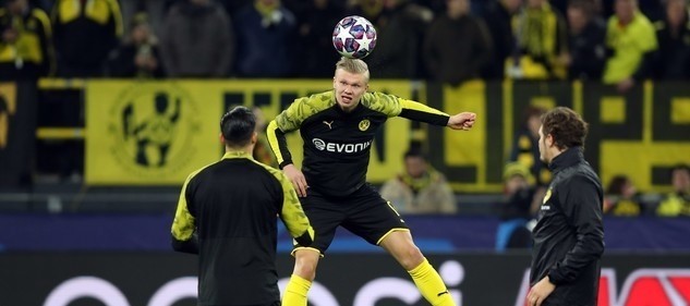 在场边显得 在场边显得